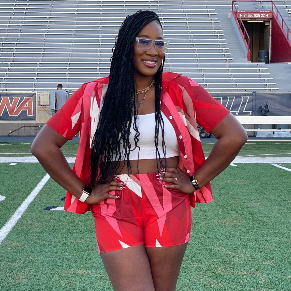 Super Cute Two Piece Red Patterned Set - image 5
